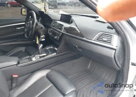 2018 BMW 330I xDrive z USA, uszkodzony, nr VIN WBA8D9C55JA013709